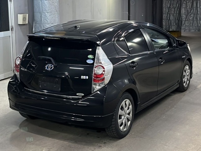 Toyota AQUA 2013 7009680-5