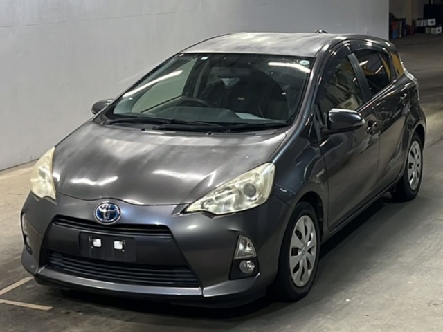 Toyota AQUA 2013 7009684-0