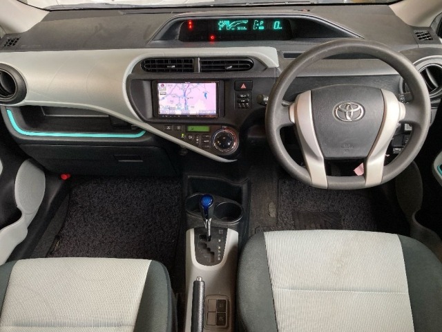 Toyota AQUA 2013 7009684-3