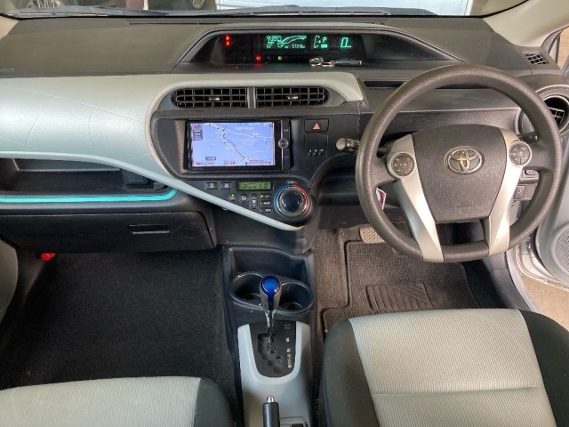 Toyota AQUA 2013 7009692-3
