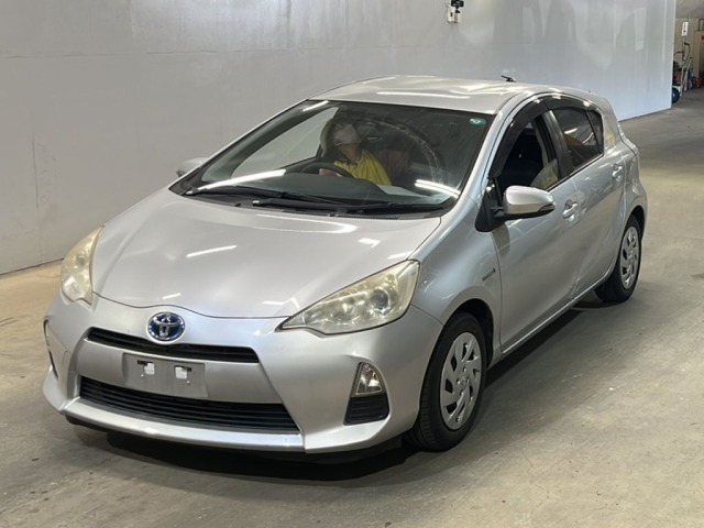 Toyota AQUA 2013 7009728-0