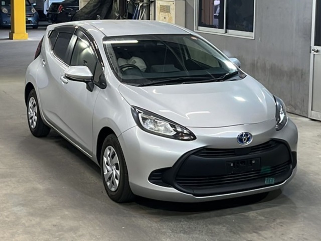 Toyota AQUA 2024 7009733-4