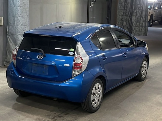 Toyota AQUA 2012 7009738-5