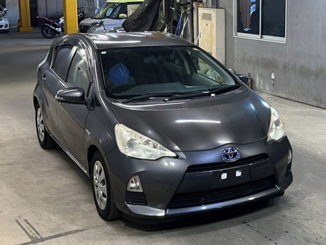 Toyota AQUA 2013 7009748-4
