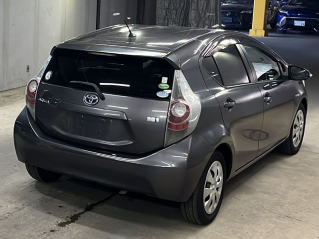 Toyota AQUA 2013 7009748-5