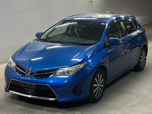 Toyota AURIS 2013 7014584-0