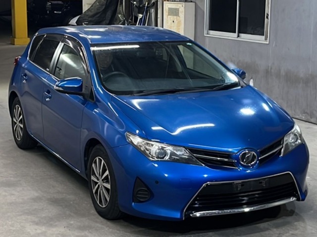Toyota AURIS 2013 7014584-4