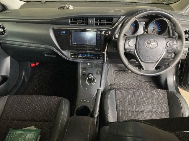 Toyota AURIS 2017 7014590-3