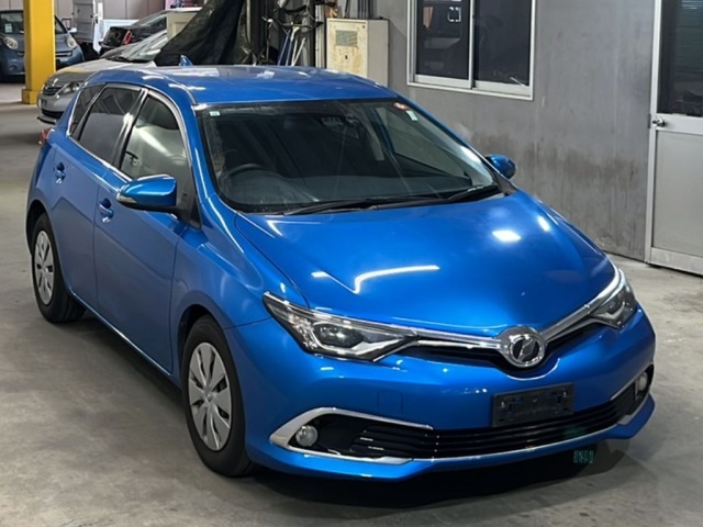 Toyota AURIS 2015 7014591-4