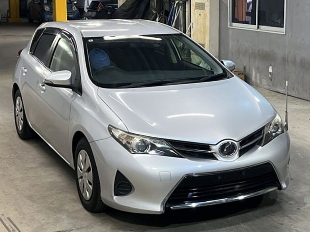 Toyota AURIS 2012 7014603-4