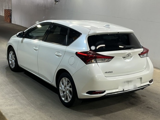 Toyota AURIS 2015 7014604-1