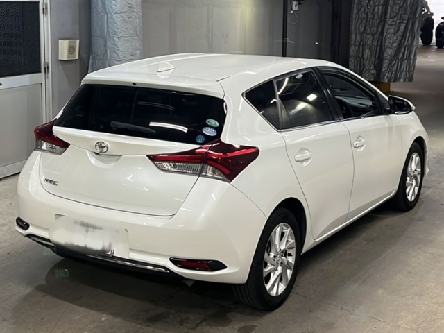 Toyota AURIS 2015 7014604-5