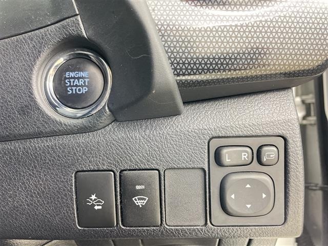 Toyota AURIS 2017 7014631-10