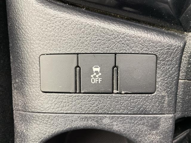 Toyota AURIS 2017 7014631-12