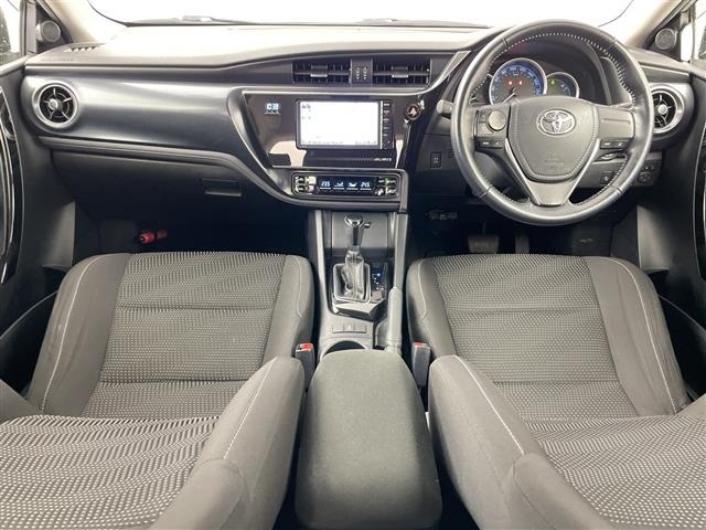 Toyota AURIS 2017 7014631-14