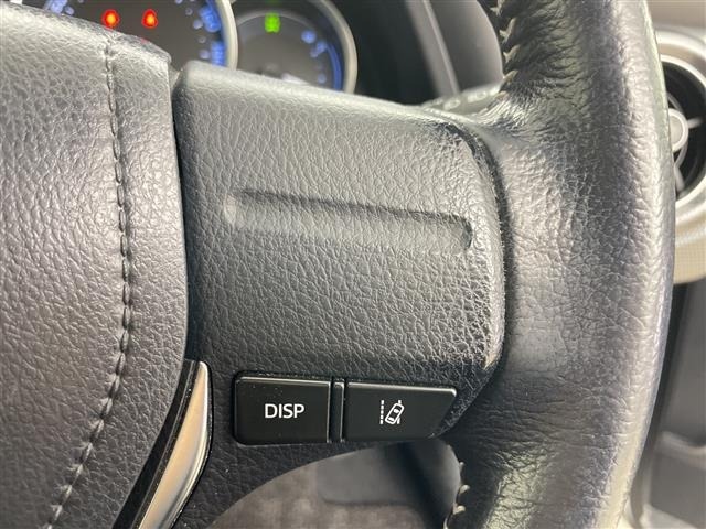 Toyota AURIS 2017 7014631-3