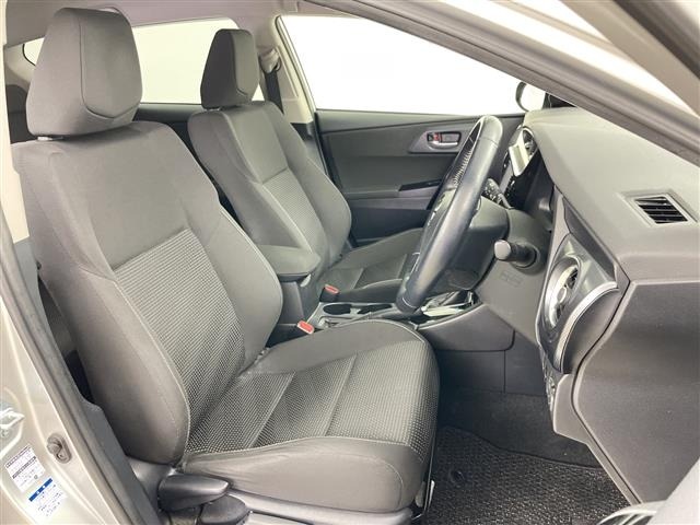Toyota AURIS 2017 7014631-6