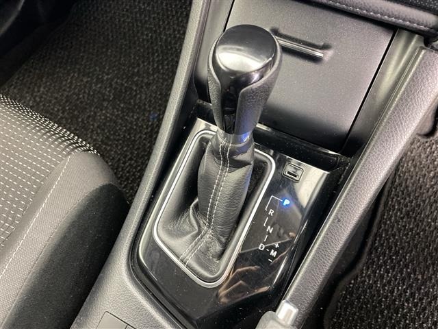 Toyota AURIS 2017 7014631-9