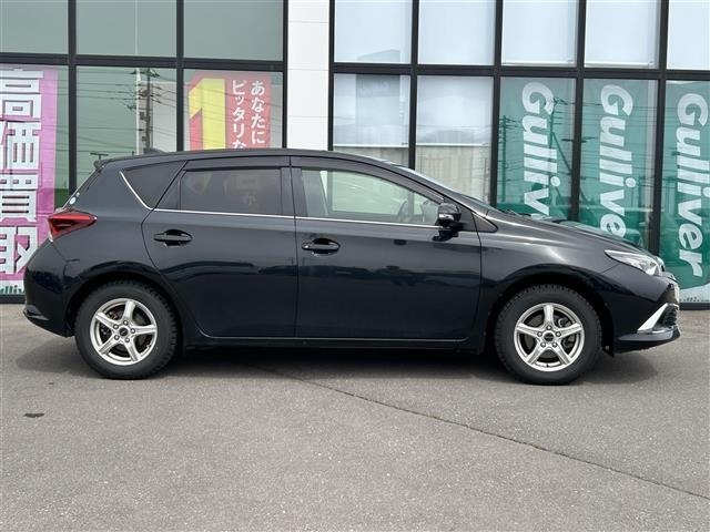 Toyota AURIS 2017 7014643-4