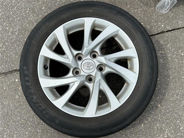 Toyota AURIS 2017 7014643-5