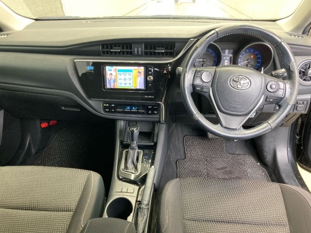 Toyota AURIS 2016 7014651-4