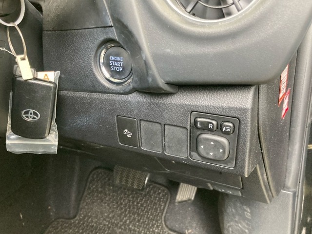 Toyota AURIS 2016 7014651-5