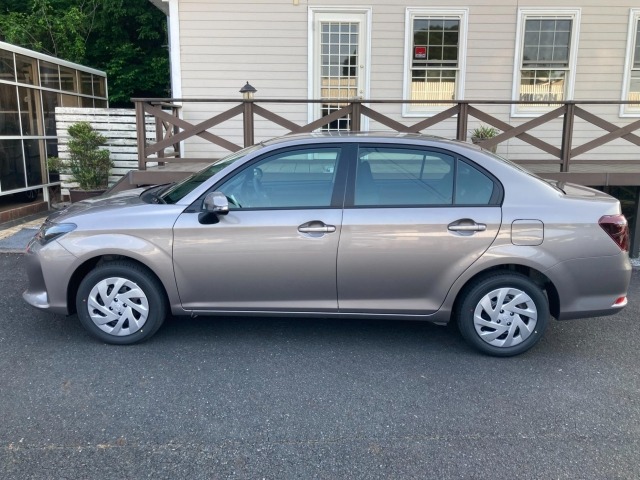 Toyota COROLLA AXIO 2025 7013034-5