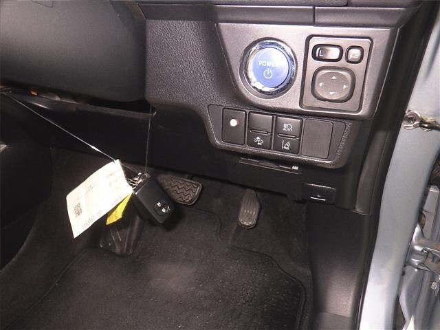Toyota COROLLA FIELDER 2016 7017788-8