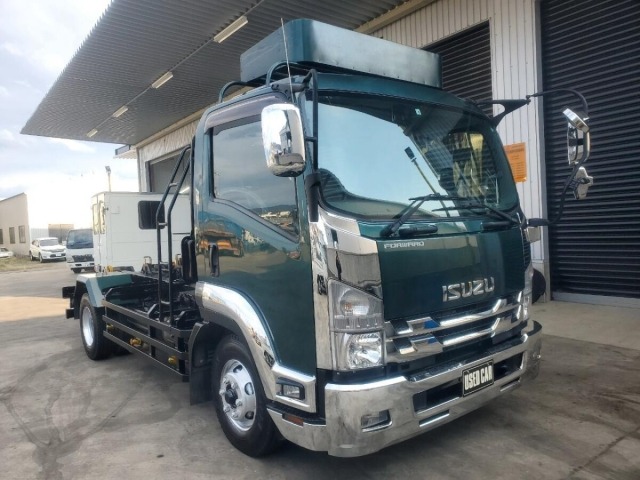 Isuzu FORWARD 2019 7008430-0