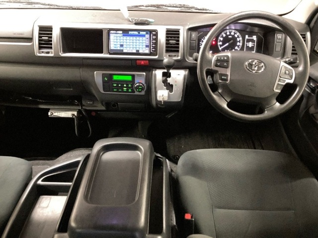 Toyota HIACE VAN 2021 7019870-3