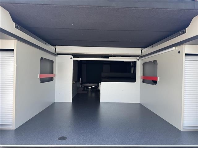 Toyota HIACE VAN 2017 7020979-5