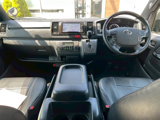 Toyota HIACE VAN 2022 7020983-15