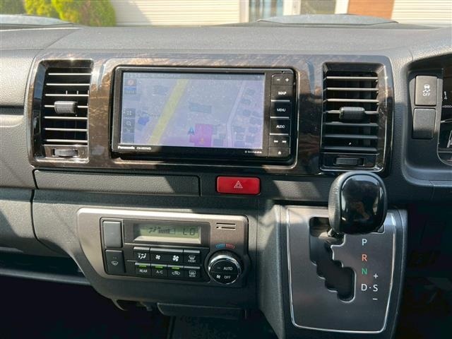 Toyota HIACE VAN 2022 7020983-16
