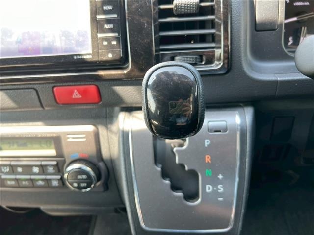 Toyota HIACE VAN 2022 7020983-19