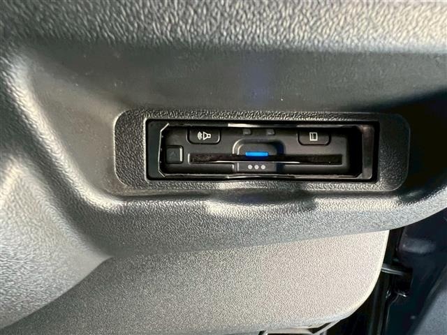 Toyota HIACE VAN 2022 7020983-21