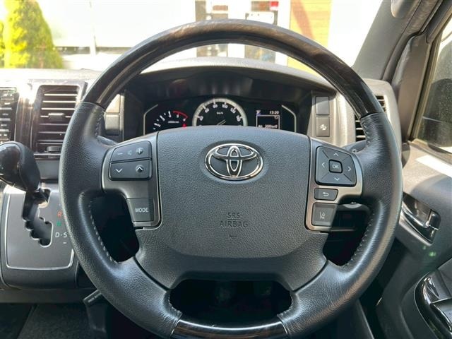 Toyota HIACE VAN 2022 7020983-5