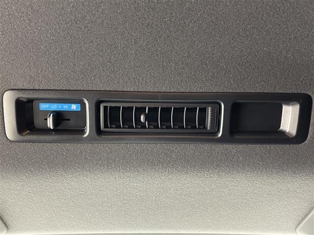 Toyota HIACE VAN 2023 7021063-7