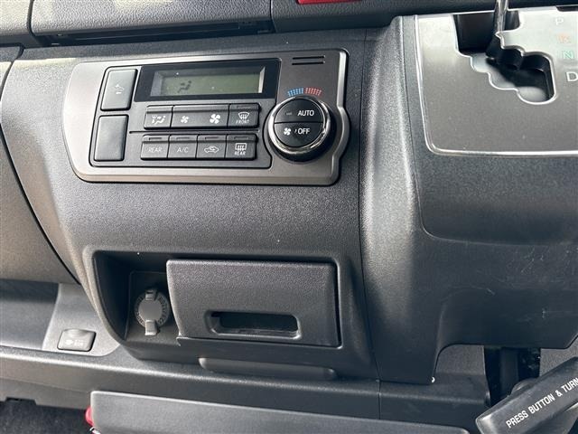 Toyota HIACE VAN 2019 7021067-1