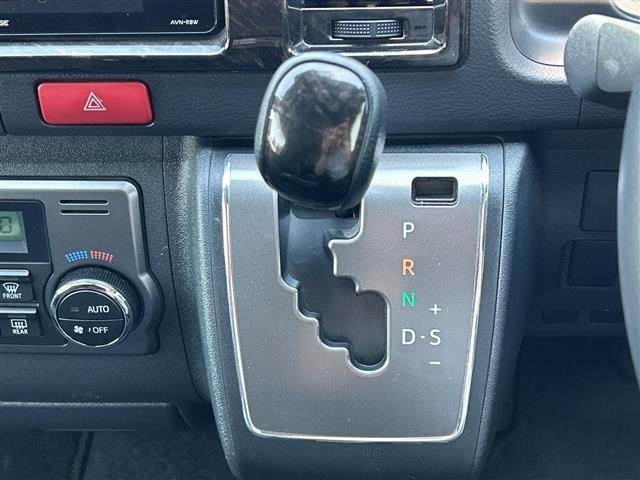 Toyota HIACE VAN 2019 7021067-5