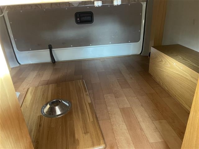 Toyota HIACE VAN 2013 7021204-15