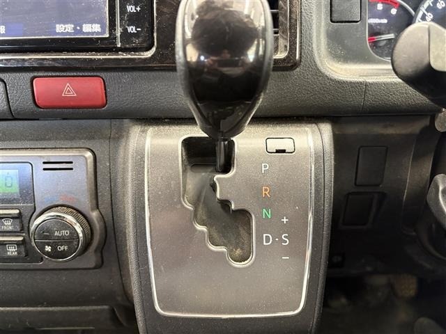 Toyota HIACE VAN 2019 7021258-12