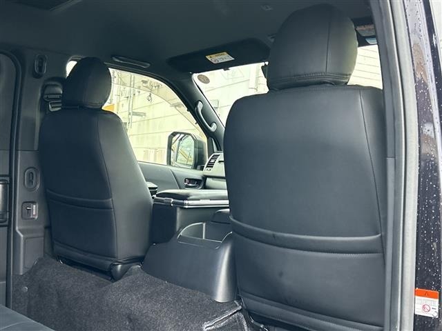 Toyota HIACE VAN 2023 7021293-6
