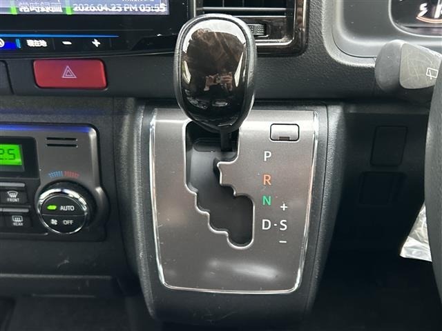 Toyota HIACE VAN 2023 7021293-8