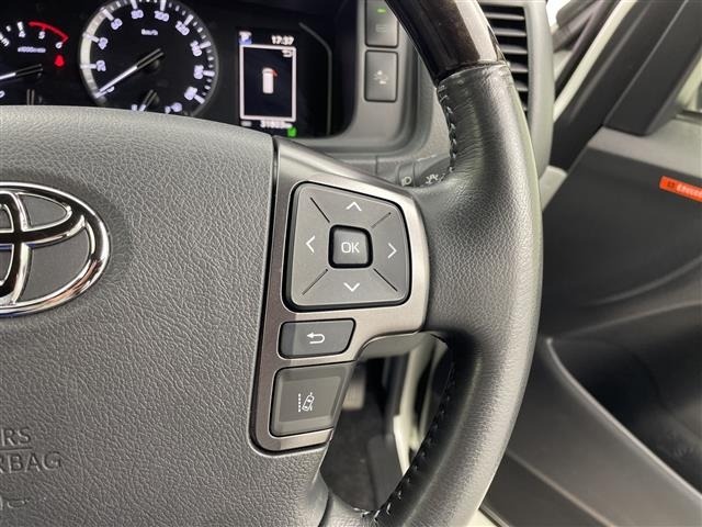 Toyota HIACE VAN 2023 7021341-8