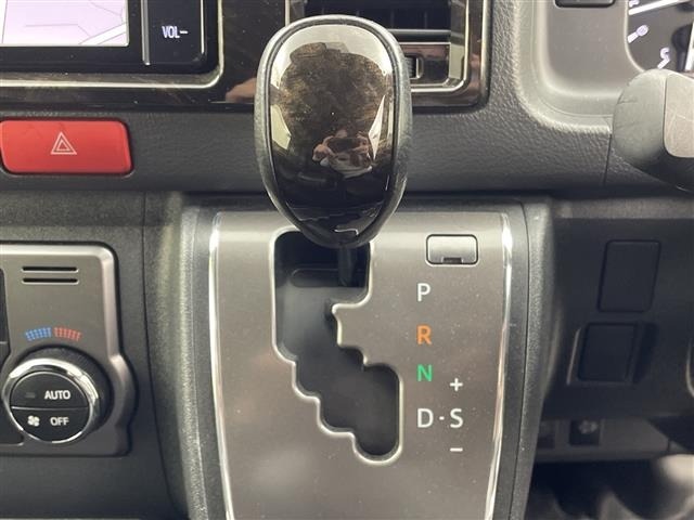 Toyota HIACE VAN 2023 7021341-9