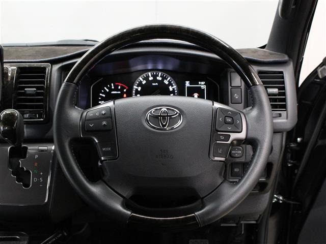 Toyota HIACE VAN 2024 7021343-12