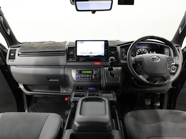 Toyota HIACE VAN 2024 7021343-14