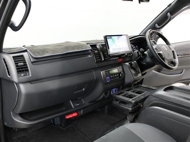 Toyota HIACE VAN 2024 7021343-9