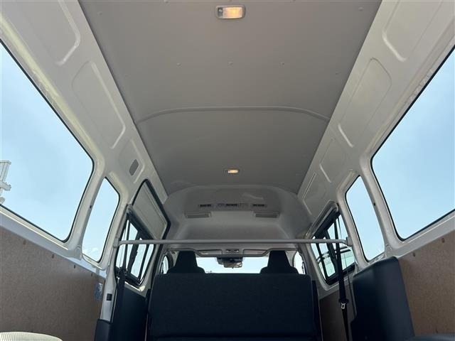Toyota HIACE VAN 2026 7021444-12