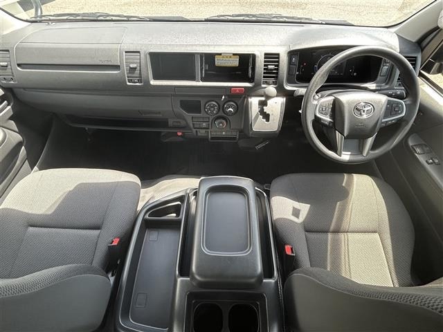 Toyota HIACE VAN 2026 7021444-18